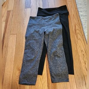 2 Pair Old Navy Active Cropped Leggings Medium Black Charcoal